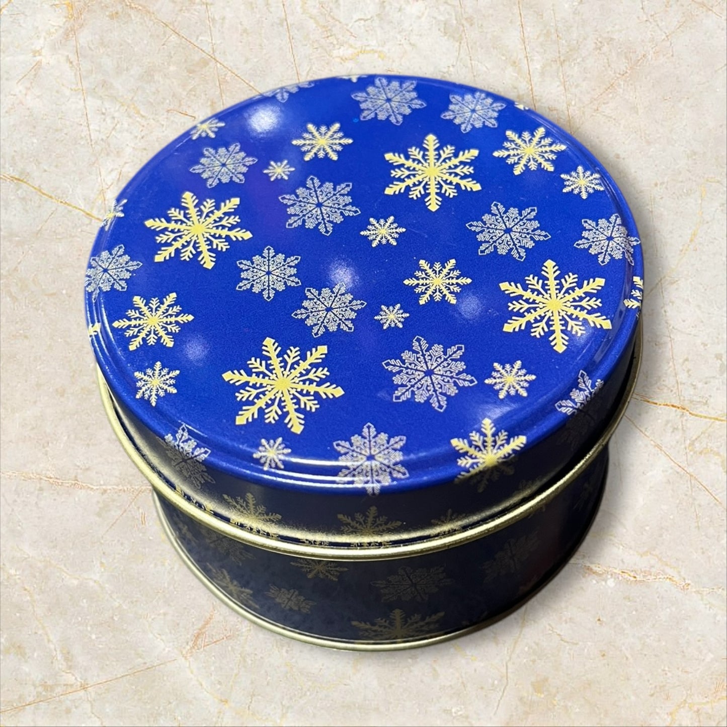 Metal Christmas Tin Large round
